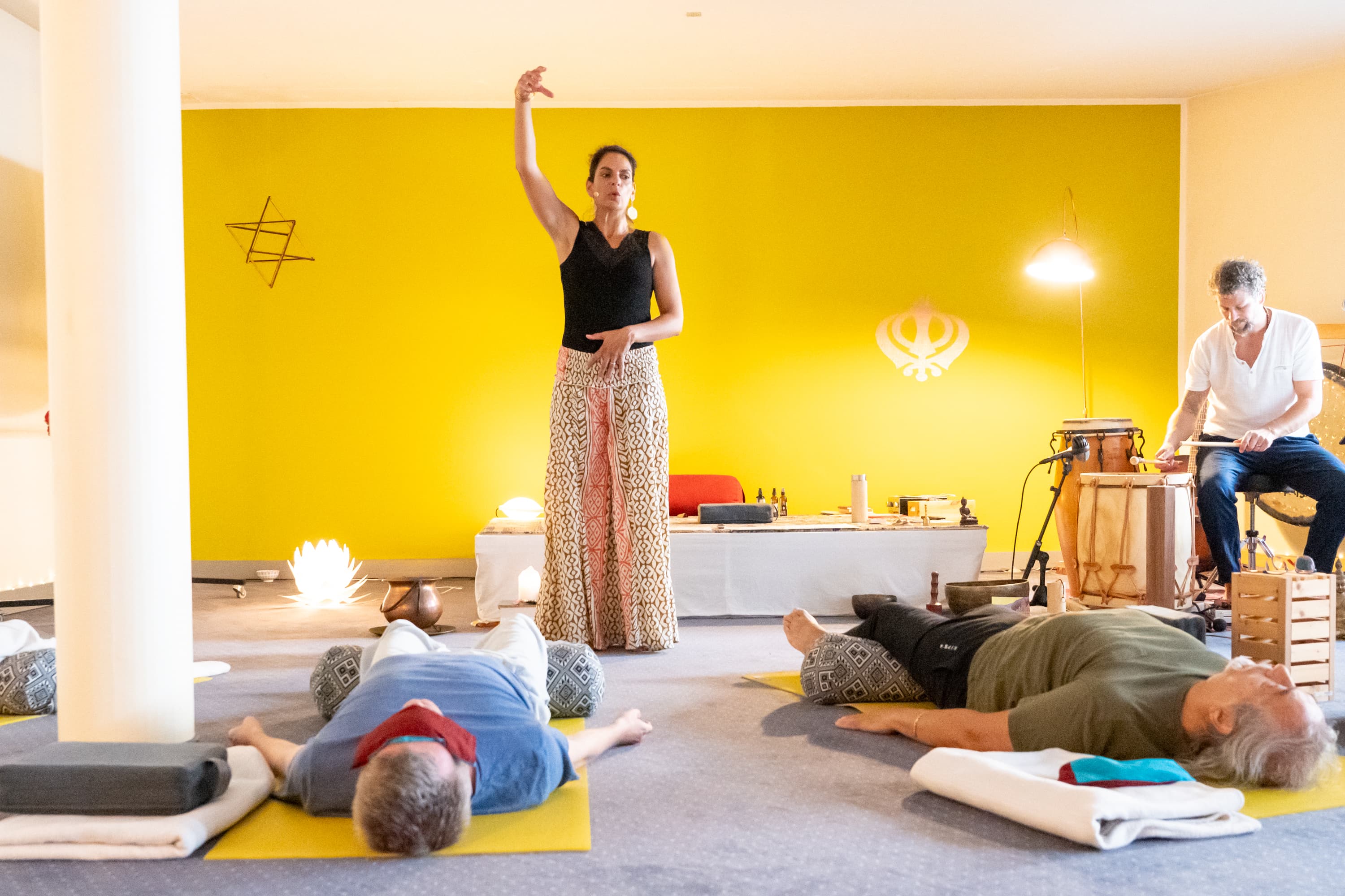 Breathwork mit Live-Musik - Verbinde deinen Atem mit rhythmischer Musik und erlebe, wie Körper und Geist in Einklang kommen.